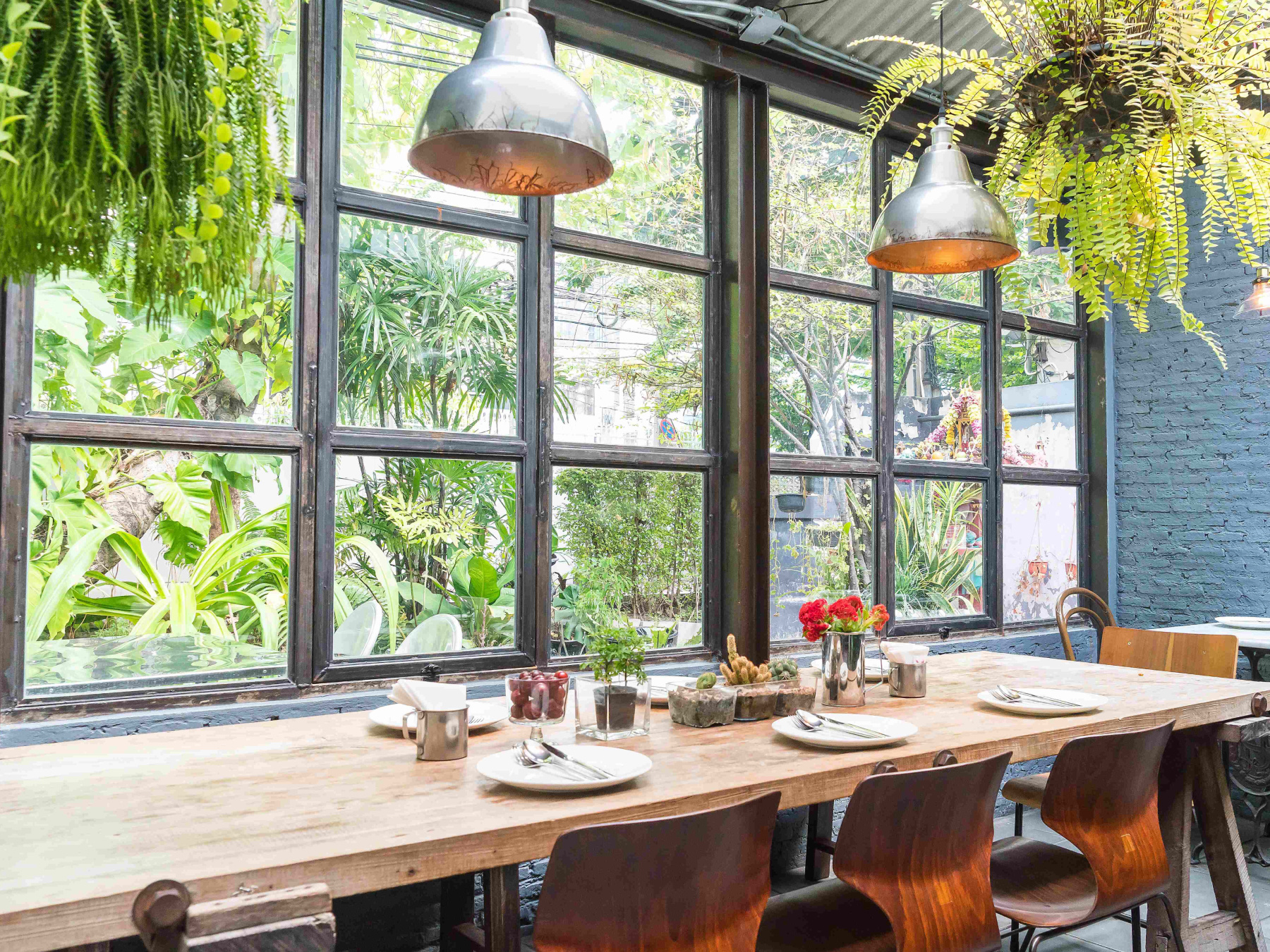 Table setting in front of a window 