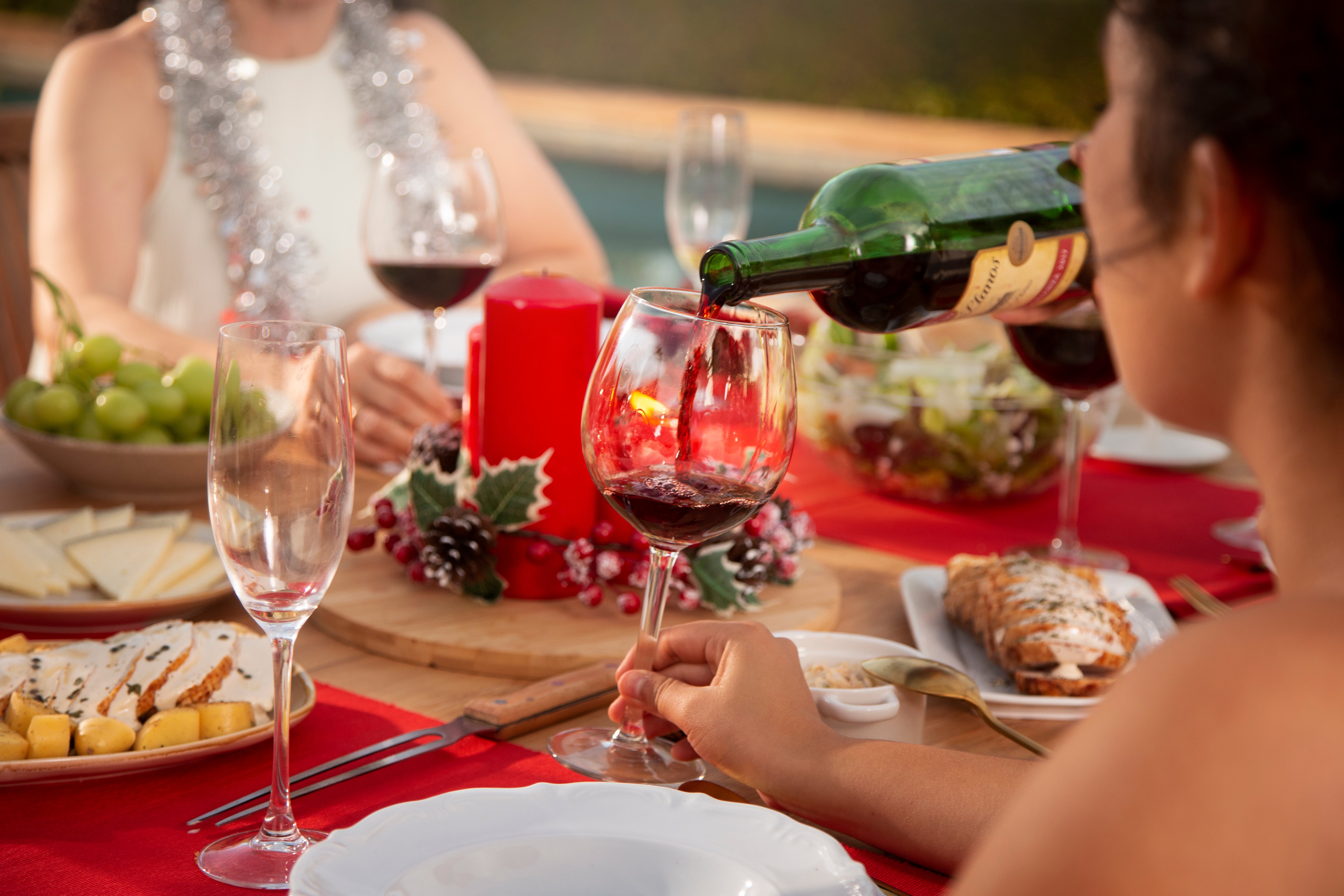 Dining al fresco is a great way to make the most of our summer Christmases