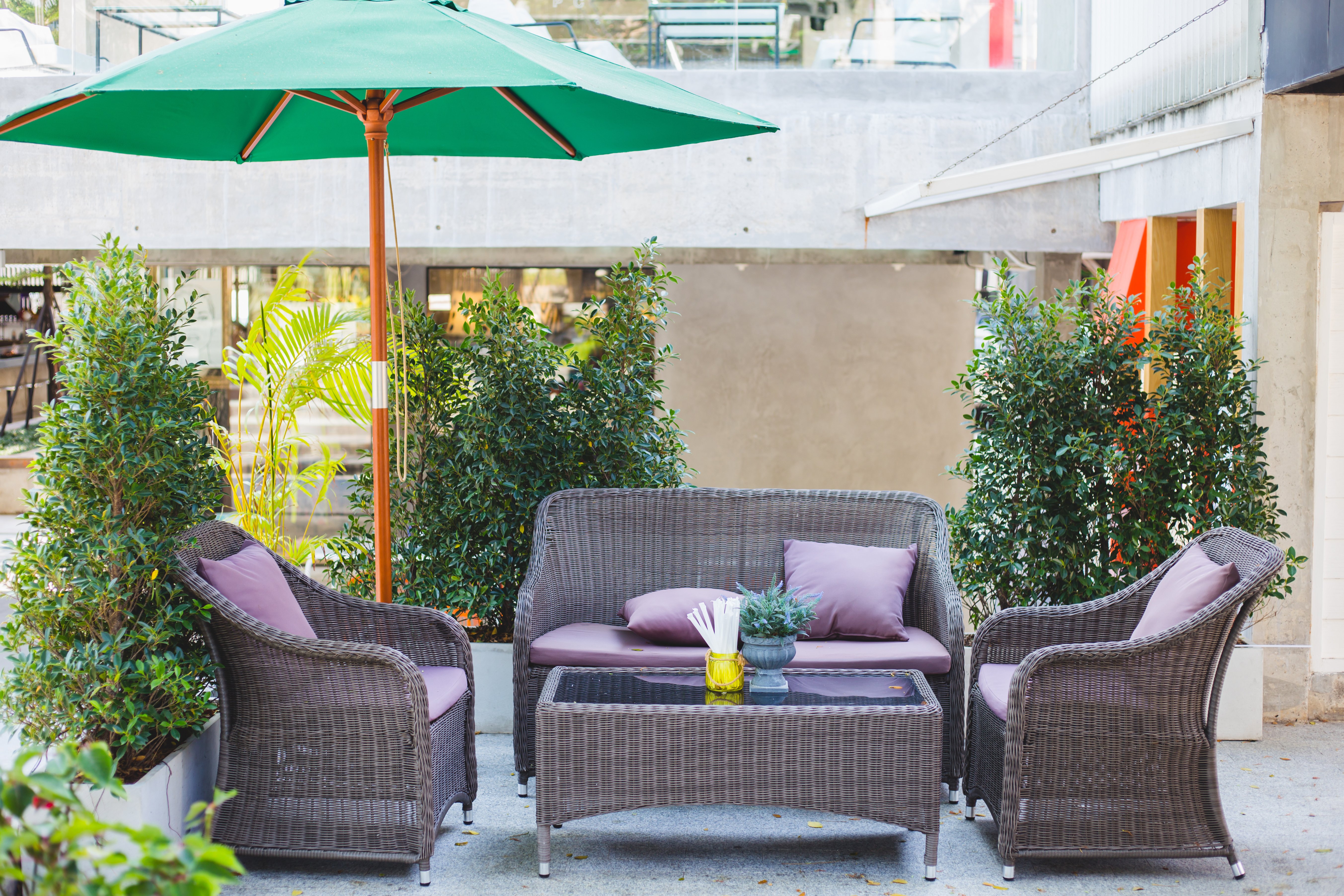 Ample seating is a must for an outdoor entertainment area